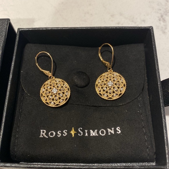 Brand New, never worn Ross-Simons gold earrings - Picture 2 of 2